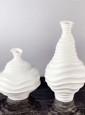 黑白色现代波浪条纹树脂异形花瓶家居客厅酒店会所装饰品