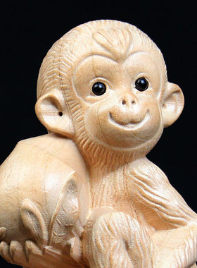桃木小猴子整料木雕灵猴献寿桃桌面饰品
