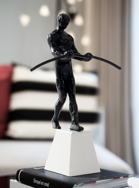 zon 现代黑色锌合人物创意抽象工艺品办公室书房博古架