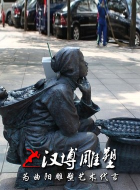 民俗小品人物雕塑踩高跷杂技表演商业街步行街人物玻璃钢铸铜雕塑