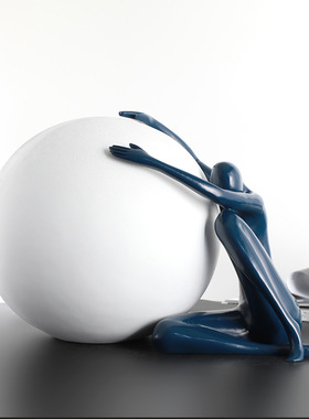 北欧玄关摆件样板房装饰电视柜旁边落地抽象人物雕塑客厅家居饰品