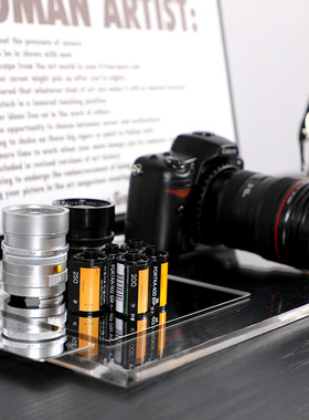 样板房间书房书桌装饰品软装摄影师主题相机模型胶卷花艺挂画摆件