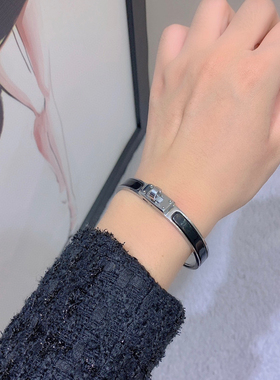 钛钢定制高质量ins窄版珐琅旋转扣手镯凯莉玫瑰金情侣小众手环