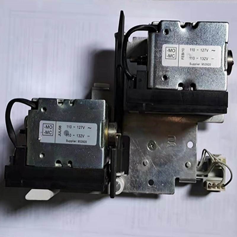 ABB 真空断路器VD4原装拆机分合闸闭锁失压线圈MO MC RL1 MU 110V - 图1