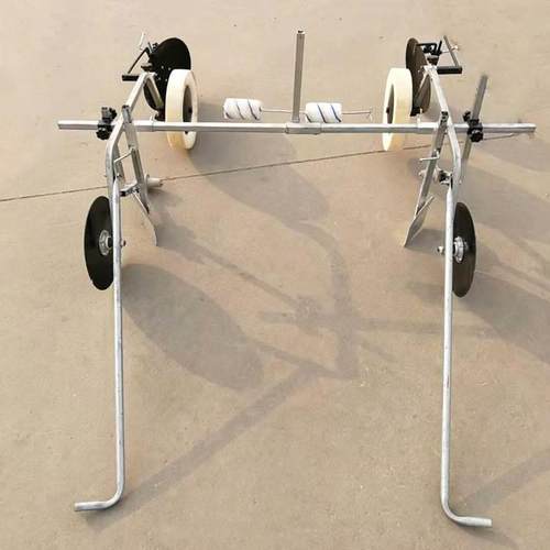 大蒜铺膜机人力手拉0.4-1.2米宽幅可调盖膜机平地祁隆花生覆膜机 - 图2