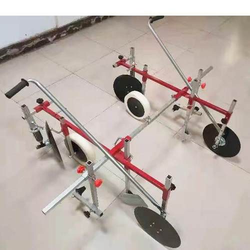 大蒜铺膜机人力手拉0.4-1.2米宽幅可调盖膜机平地祁隆花生覆膜机 - 图0