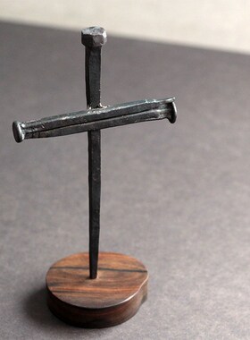 《钉》 铁钉十字架黑檀木座摆件 质感居家个性工艺品书房桌饰品