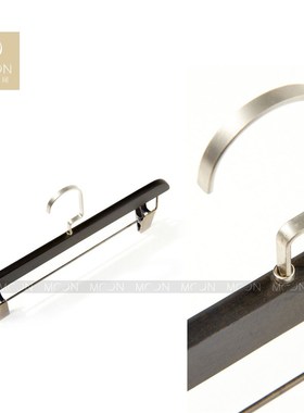 MOON慕空间样板房衣帽间实木衣架定制衣柜展厅陈列道具摆件衣撑