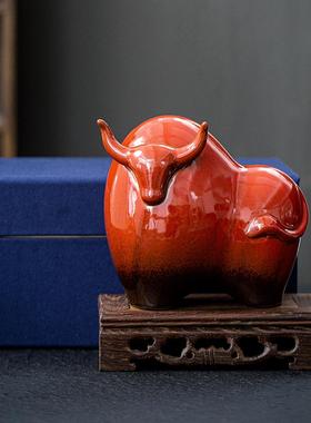 陶瓷生肖牛摆件中式招财转运红色牛动物家居客厅书房办公桌面摆放