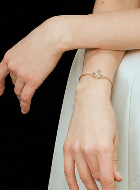 【新品】西太后Mini bas relief chain 土星链条手链女金色正品