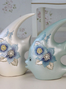 现代鱼摆件情侣鱼家居装饰品创意礼物陶瓷工艺品黑白动物对吻鱼