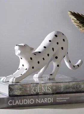 现代轻奢波点f豹子树脂摆件客厅样板间酒柜玄关电视柜家居装饰摆