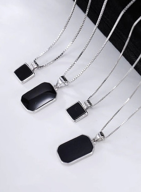 黑色方牌项链女新款爆款百搭气质锁骨颈链轻奢小众设计高级感配饰