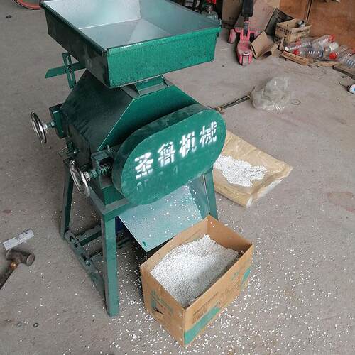 新型多功能粮食挤扁机花生玉米破瓣机对辊式压扁机 - 图2