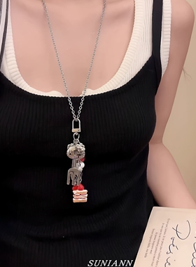 甜酷可爱kt猫叉子蛋糕吊坠长款项链女配饰小众设计感个性毛衣链潮