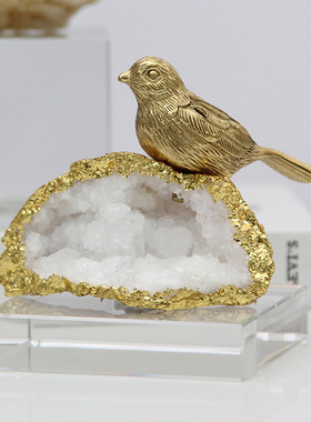 现代轻奢创意黄铜工艺品摆件天然白水晶矿石客厅酒柜书柜装饰品