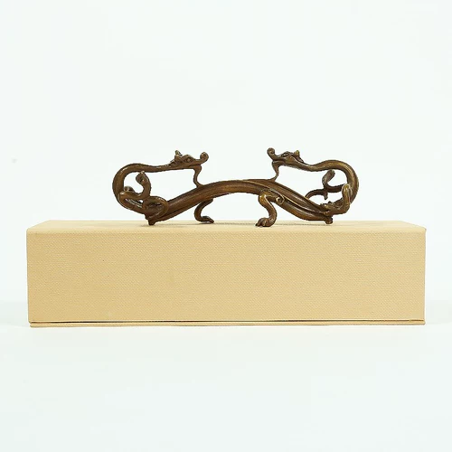 Фу Бисин национальное нематериальное культурное наследие Цюлун Держатель для ручки Держатель для ручки Традиционный метод выплавляемого воска Античная бронза Высококачественная бронзовая ручка