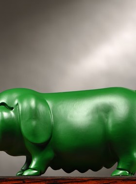 绿色实木质雕刻猪十二生肖动物猪家居客厅桌面装饰红木工艺品