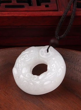 貔貅吊坠玉坠玉佩玉石挂件配饰本命D年佩戴招财纳福背财小貔貅情