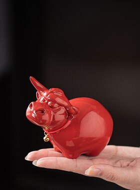 创意牛气冲天茶宠喜庆陶瓷生肖牛招财家居客厅茶室桌面装饰品