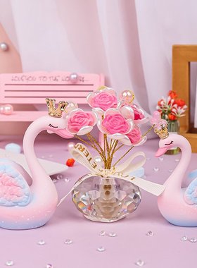爱之语天鹅摆件可爱情侣天鹅树脂公仔桌面家居车载装饰品女生礼物
