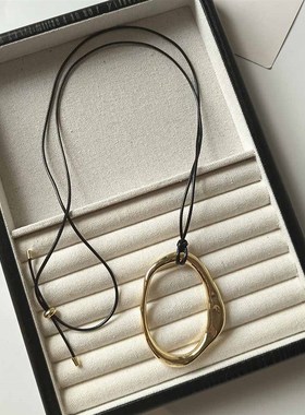 设计感极简几何不规则吊坠皮绳项链可调节高级感百搭长款毛衣链女