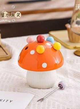 陶瓷家居摆件蘑菇屋果叉罐