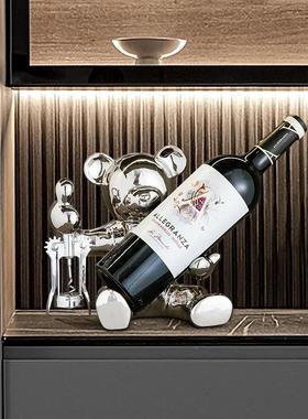 手里有钳暴力熊酒柜红酒架简约轻奢电视柜客厅家居装饰摆件工艺品