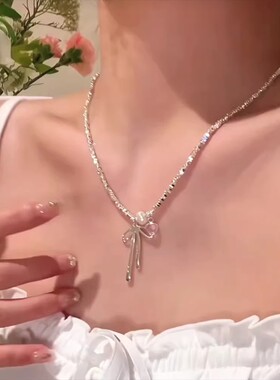 碎银子蝴蝶结珍珠项链女款轻奢小众高级感锁骨链2026新款百搭配饰