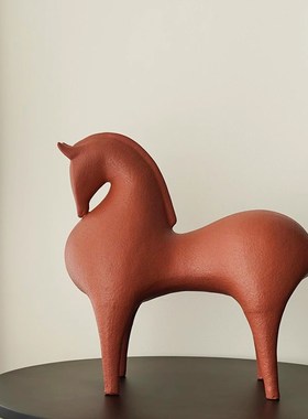 现代极简树脂骏马艺术抽象摆件客厅样板间玄关办公室装饰新居送礼