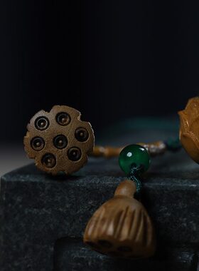 夜光檀香木镂空香囊发光挂件手机汽车钥匙扣男女包包小吊坠挂饰