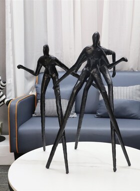 现代轻奢黑色金属抽象人物摆件客厅样F板间玄关电视柜家居软装饰