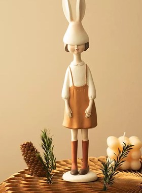 轻奢创意女孩摆i件礼品客厅电视柜玄关办公桌装饰品结婚乔迁礼物