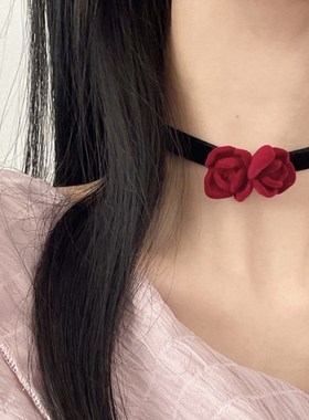 小众复古酒红色玫瑰花朵丝绒项链法式优雅性M感绑带锁骨链甜美项