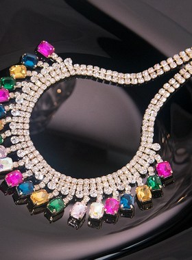 项链时尚女奢华彩色水钻锁骨链A欧美气质颈链多巴胺玻璃方块网红