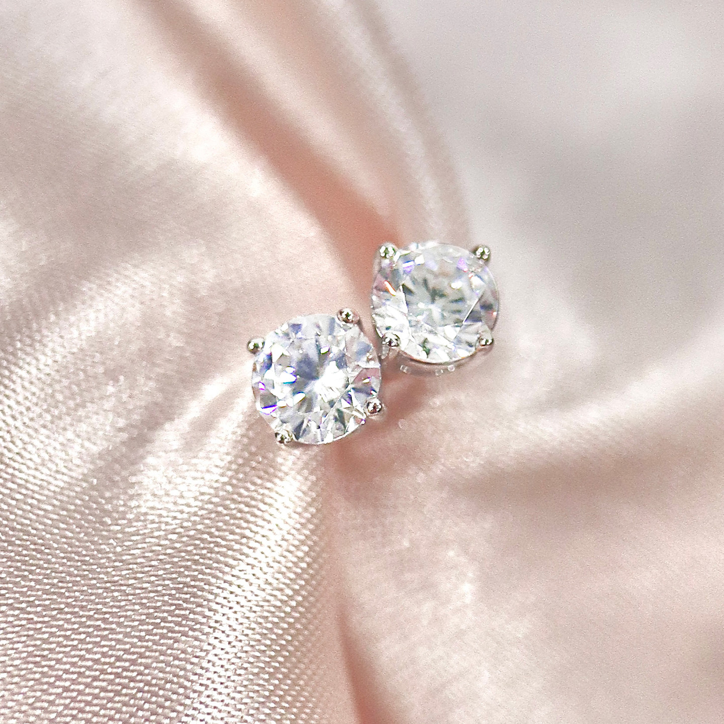 SereniGem谧彩境 5A特选锆石单颗S925简约耳钉,淘宝优惠券,粉丝福利购,淘宝优惠卷