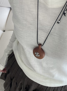 新中式檀木十字架酒壶项链女2025新款国风串珠挂绳小众毛衣链配饰