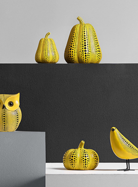 文艺术草间弥生波点南瓜梨黄色树脂桌面样板房家居酒柜办公室摆件