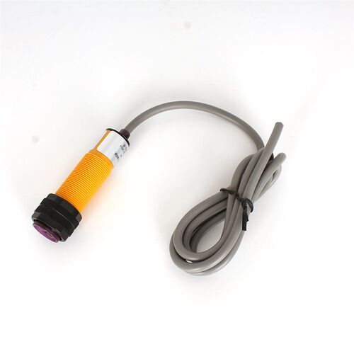 漫反射光电开关传感器E3F-DS30C4 三线直流NPN24V常开红外感应 - 图0