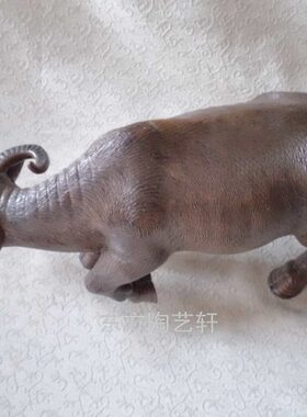 陶瓷工艺品水牛摆件 石湾公仔抬头黑水牛一对 家居装饰品