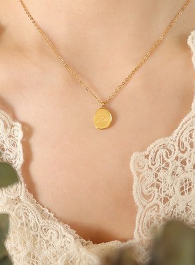 欧美insd中性风不规则椭圆字母吊坠项链女 钛钢镀18K金锁骨链 P57