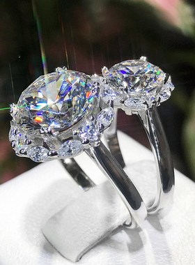 抖音网红爆款女王的大钻鸽子蛋 5克拉仿莫桑石高碳钻日Y式轻奢戒