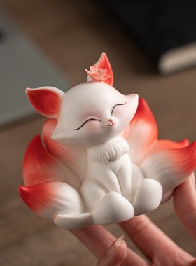 创意可爱a陶瓷九尾狐小摆件家居办公室桌面汽车载小狐狸装饰工艺