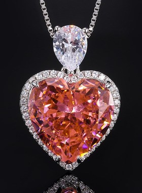 庄生生珠宝新款S925银热卖款高碳钻气G质轻奢吊坠心形主石15*15