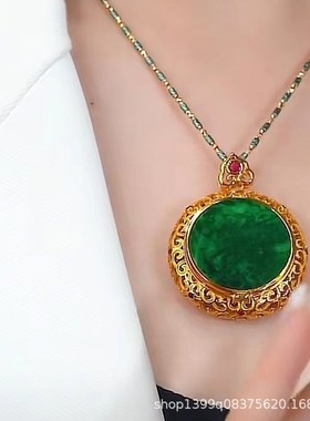 新款圆盘大气吊坠项链p女平安无事山水牌满绿辣椒绿配防过敏链妈