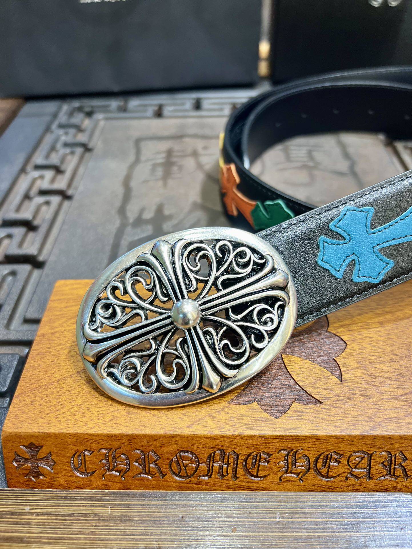 欧美克罗复古朋克头层牛皮银扣腰带亚比轻奢铆钉藤蔓哥特摇滚皮带