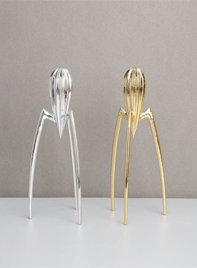 北欧创意铸铁章鱼样板房售楼部客厅书房餐厅电S视柜桌面玄关摆件