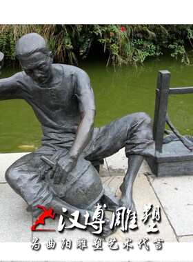 玻璃钢仿铜人物雕塑母女梳头发民俗小品雕像广场公U园林步行街铜