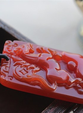碧雅红玛瑙吊坠生l肖马属马图案方形水晶吉祥项坠挂件马上有钱饰