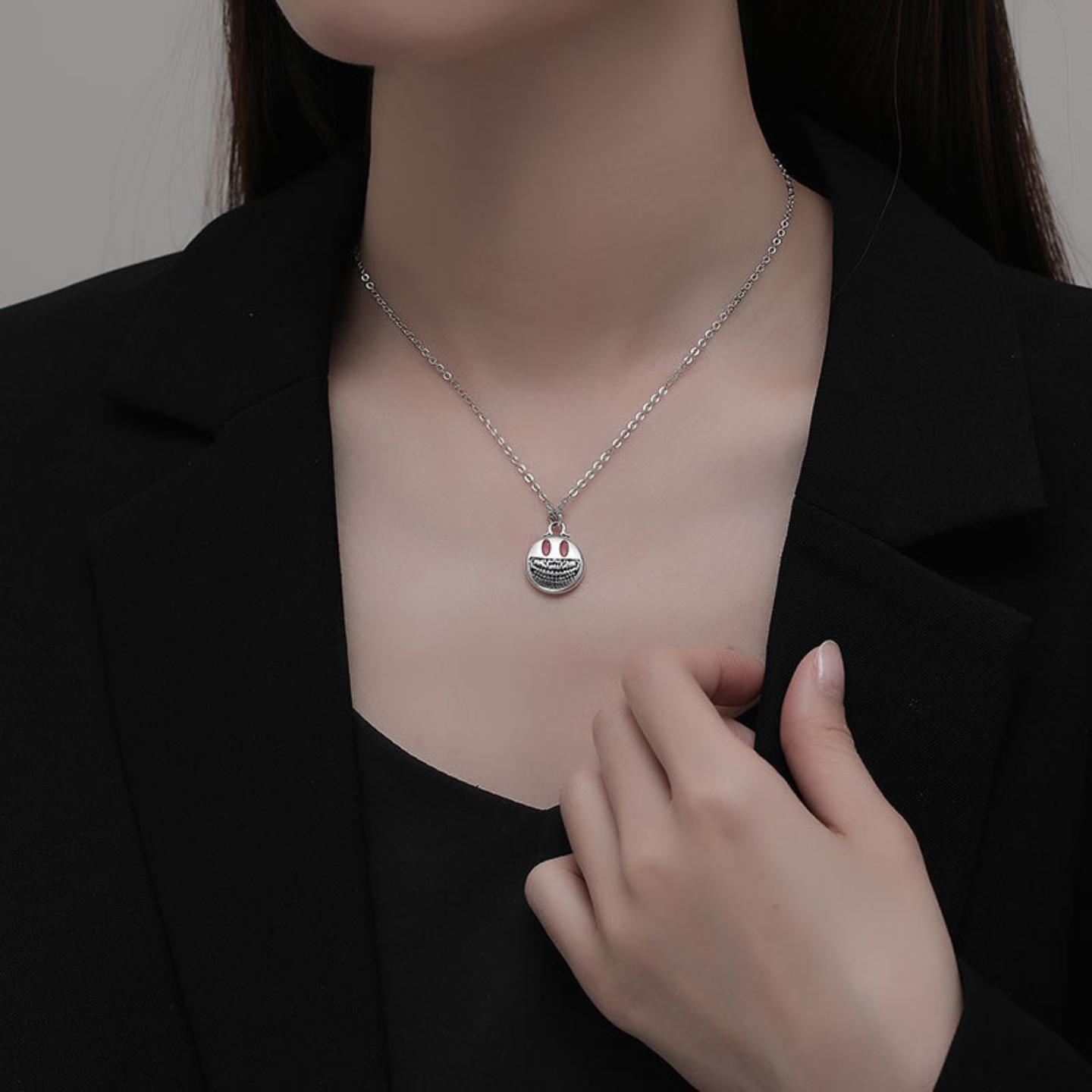 s925纯银露骨笑脸吊坠女日韩个性泰银ins风挂饰DIY项链配件潮酷女 - 图2
